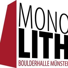 Logo von MONOLITH Boulderhalle Münster mit rotem dreieckigem Element und schwarzer Schrift auf weißem Hintergrund.