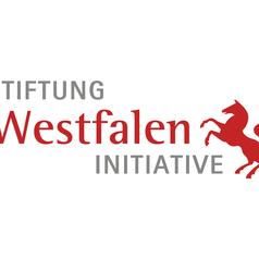 Logo der Stiftung Westfalen Initiative mit rotem Pferd und Schriftzug in Grau und Rot auf weißem Hintergrund.