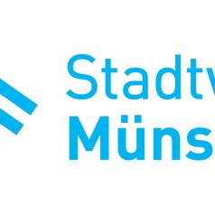 Logo der Stadtwerke Münster, bestehend aus einem blauen stilisierten Wellenmotiv und dem Schriftzug „Stadtwerke Münster“.