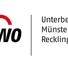 Logo der AWO Unterbezirk Münsterland-Recklinghausen mit rotem Herz und Schriftzug in schwarz und grau.