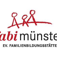 Logo der Evangelischen Familienbildungsstätte Münster, mit stilisierten Figuren und dem Schriftzug „fabi münster“.